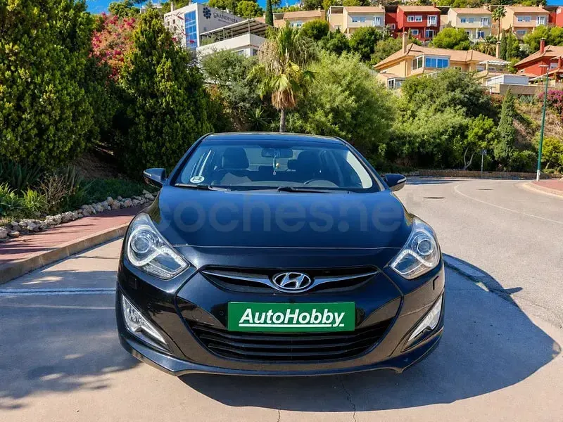 Usado Hyundai i40 115 CV (84 kW) 2015 Negro Berlina