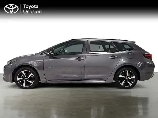 Usado Toyota Corolla Active 140 CV (102 kW) 2026 Gris / plata Familiar