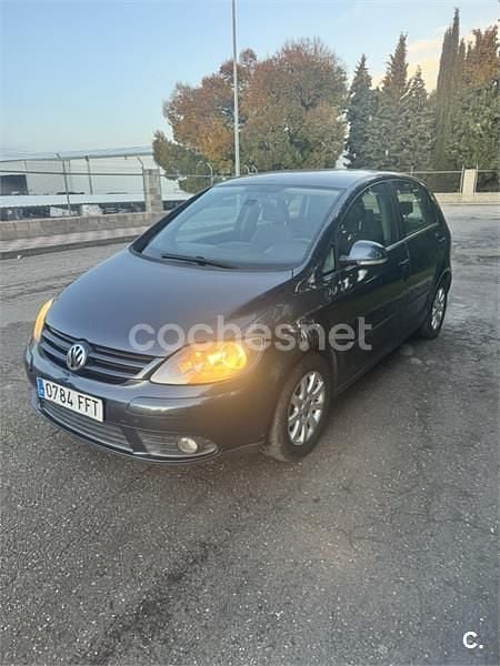Usado VW Golf Plus Cross Trendline 105 CV (77 kW) 2006 Gris / plata Monovolumen