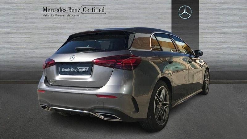 Usado Mercedes A180 136 CV (100 kW) 2025 Gris