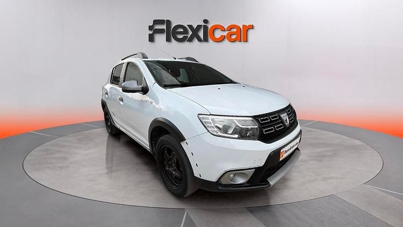 Usado Dacia Sandero Stepway 90 CV (66 kW) 2017 Blanco Berlina
