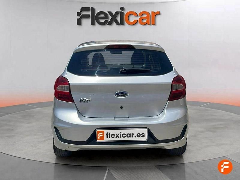 Usado Ford Ka Ultimate 85 CV (62 kW) 2019 Gris Utilitario