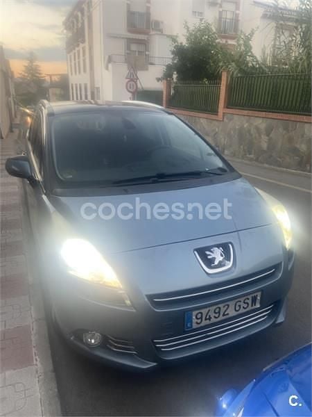 Azul Usado 2010 Peugeot 5008 Sport Monovolumen | 3950 € (Buen precio) - Imagen 1/4