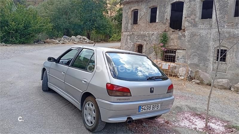 Usado Peugeot 306 71 CV (52 kW) 2001 Gris / plata Berlina