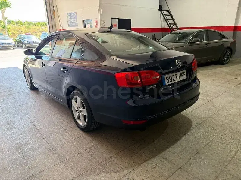 Usado VW Jetta Advance 105 CV (77 kW) 2012 Azul Berlina