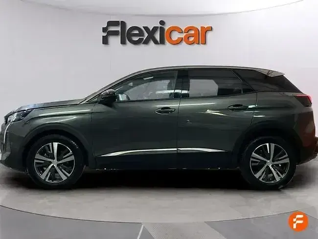 Usado Peugeot 3008 Allure 130 CV (95 kW) 2023 Gris SUV