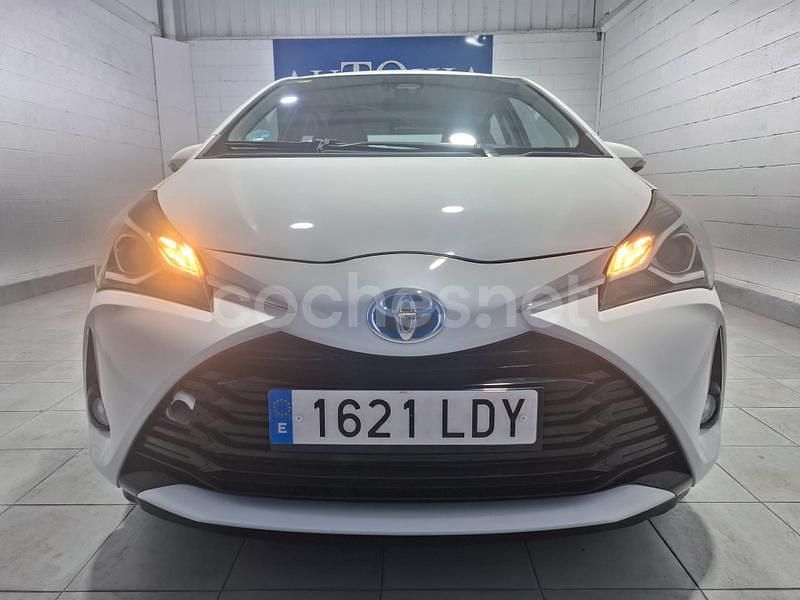 Usado Toyota Yaris Hybrid Active 100 CV (73 kW) 2020 Blanco Utilitario