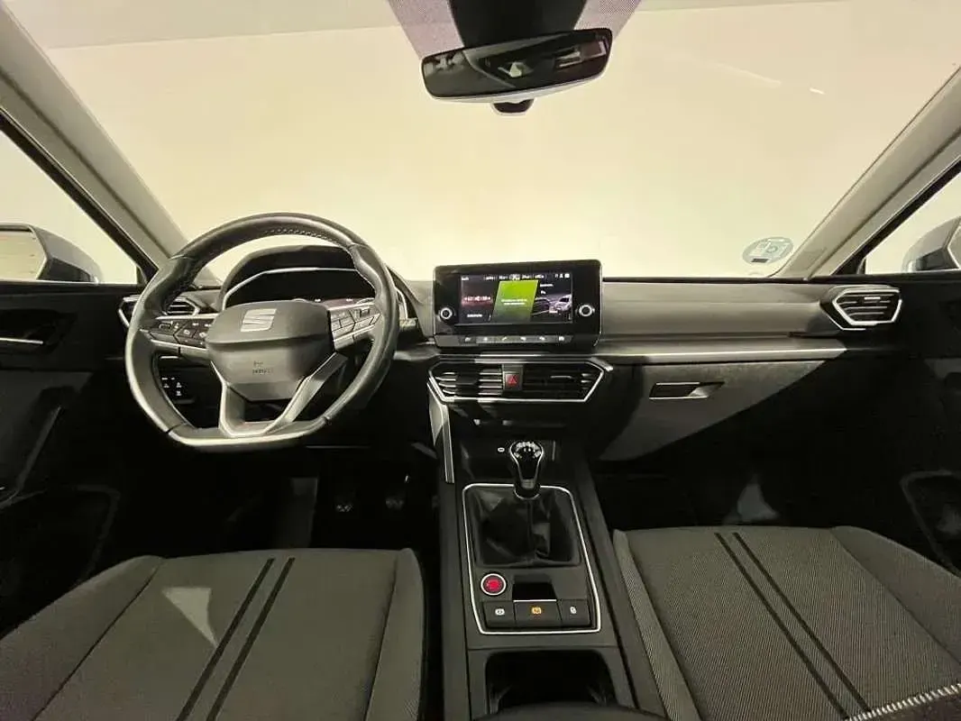 Usado Seat Leon ST Style 116 CV (85 kW) 2025 Blanco Familiar