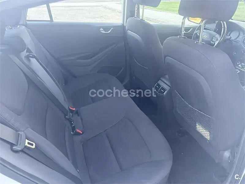 Usado Hyundai Ioniq 141 CV (103 kW) 2018 Blanco Utilitario