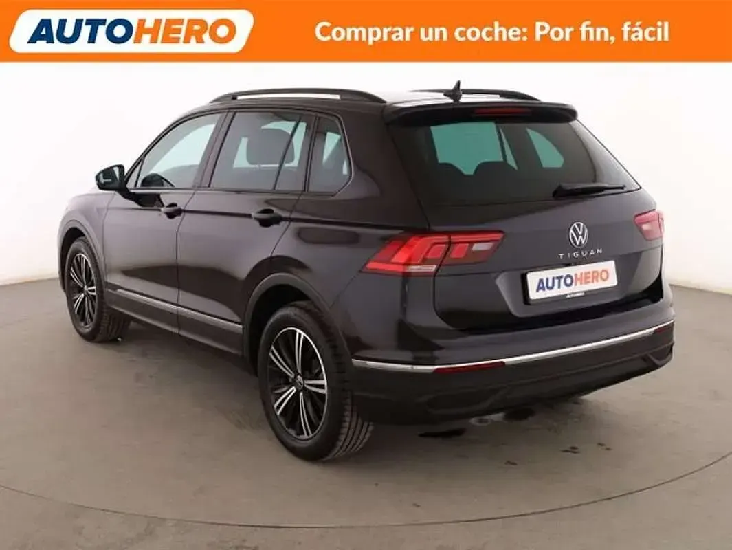 Usado VW Tiguan Life 150 CV (110 kW) 2021 Negro SUV