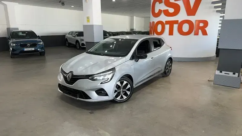 Usado Renault Clio V Techno 140 CV (102 kW) 2023 Gris / plata Berlina