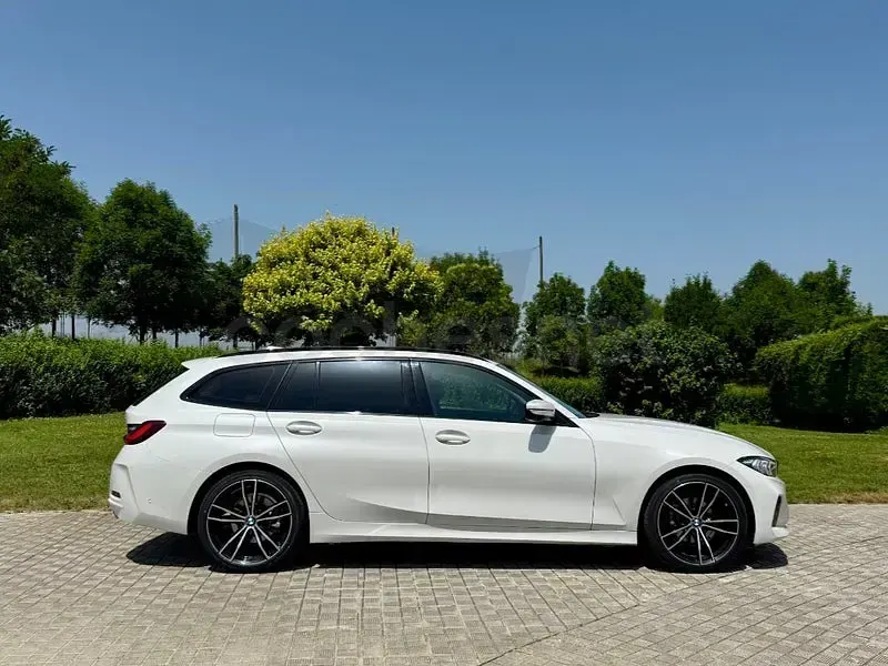 Usado BMW 318 Comfort Edition 150 CV (110 kW) 2023 Blanco Familiar
