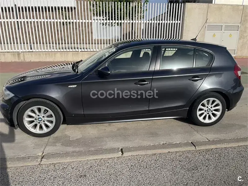 Usado BMW 116 115 CV (84 kW) 2005 Gris / plata Utilitario