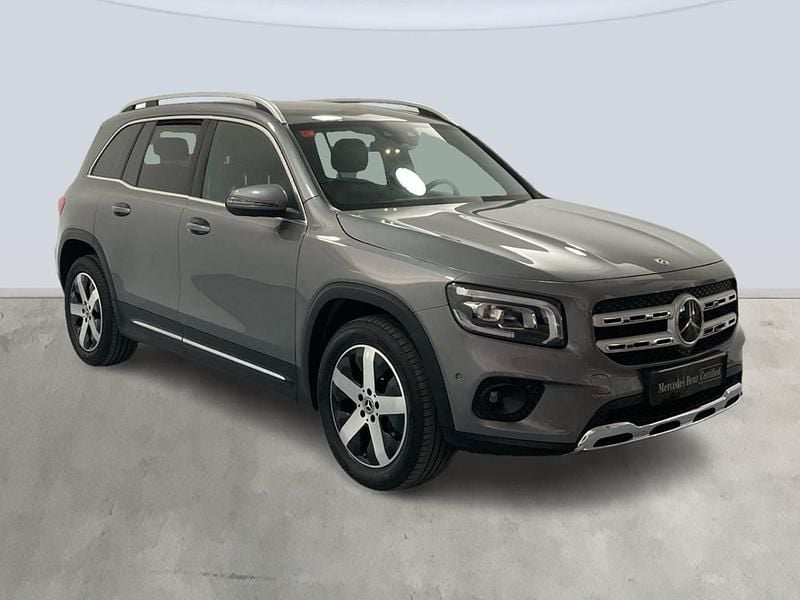 Gris Usado 2021 Mercedes GLB200 SUV | 31.400 € (Buen precio) - Imagen 1/4