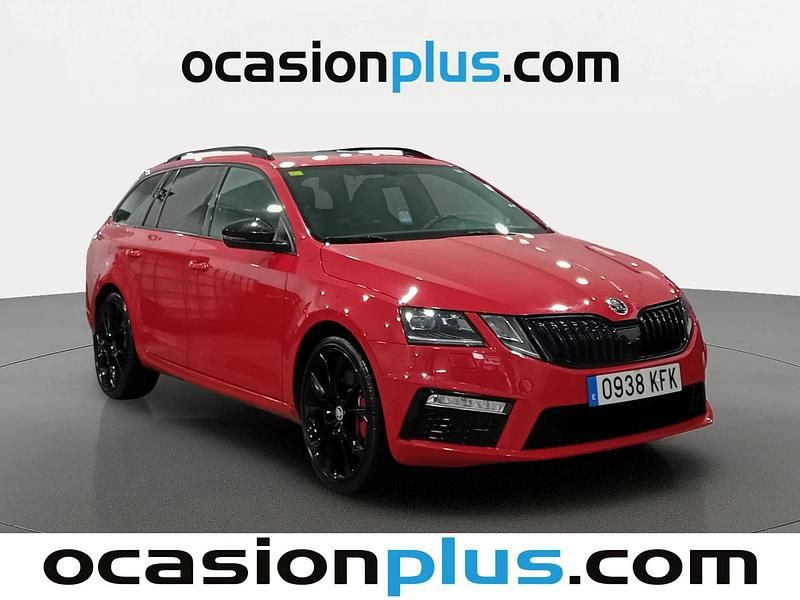Usado Skoda Octavia RS 245 CV (180 kW) 2017 Rojo Familiar