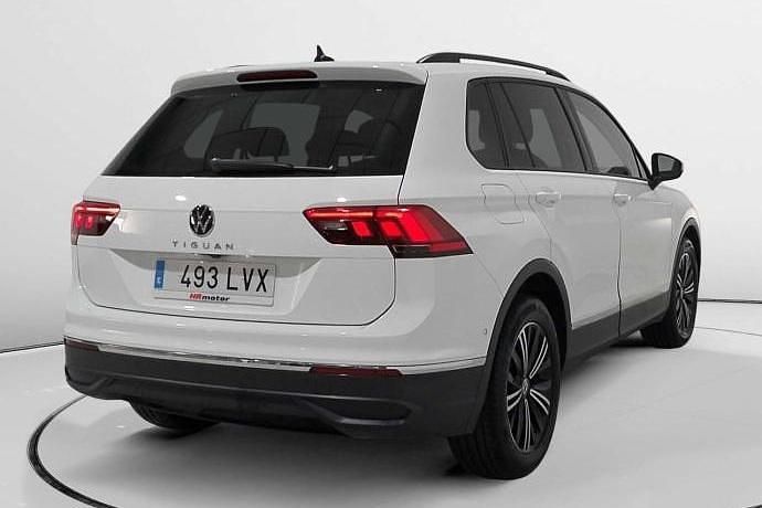 Usado VW Tiguan Life 150 CV (110 kW) 2022 Negro SUV