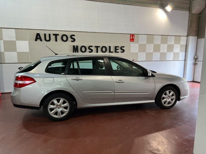 Usado Renault Laguna III Expression 130 CV (95 kW) 2008 Gris Familiar