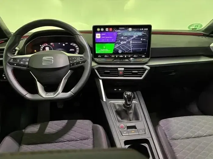 Usado Seat Leon FR 116 CV (85 kW) 2025 Blanco