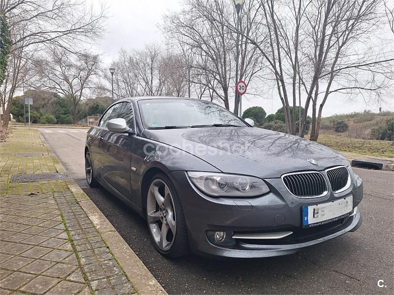 Usado BMW 330 Cabriolet 245 CV (180 kW) 2012 Gris / plata Descapotable