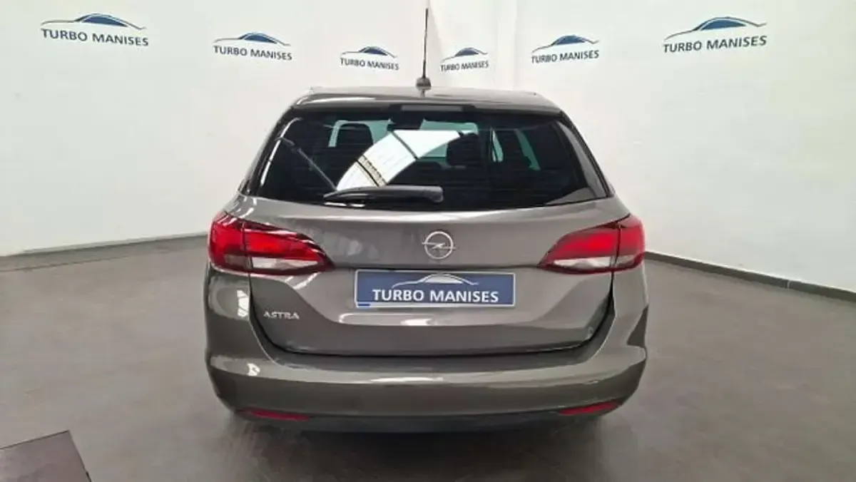 Usado Opel Astra Ultimate 145 HP (106 kW) 2022 Cinzento Citadino