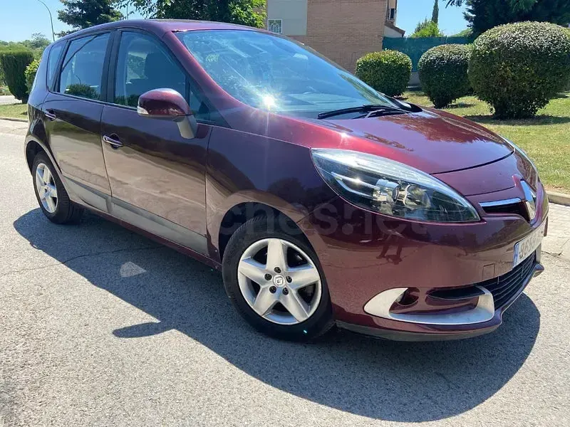 Usado Renault Scénic III Authentique 115 CV (84 kW) 2013 Granate Monovolumen