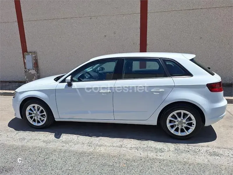 Usado Audi A3 Design 110 CV (80 kW) 2016 Blanco Berlina