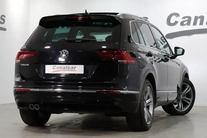 Usado VW Tiguan Sportline 150 CV (110 kW) 2020 Negro SUV