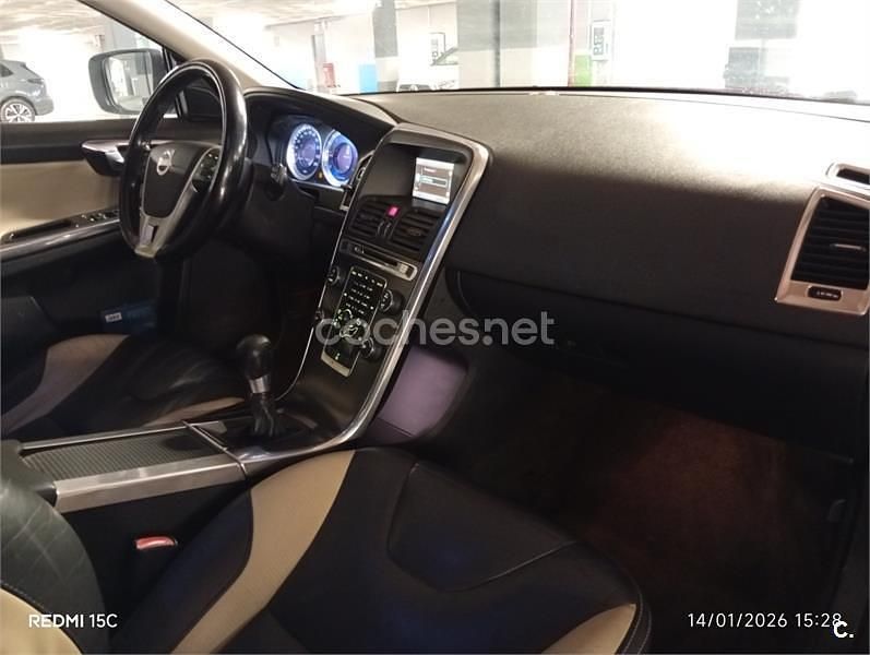 Używany Volvo XC60 R-Design 163 KM (119 kW) 2012 Czerwony SUV