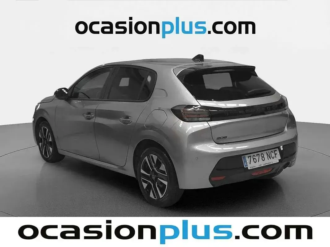 Usado Peugeot 208 Allure 102 CV (75 kW) 2025 Gris Utilitario