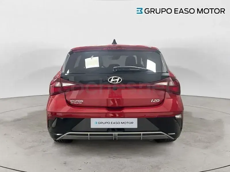 Nuevo Hyundai i20 Blackline 90 CV (66 kW) 2026 Rojo Utilitario