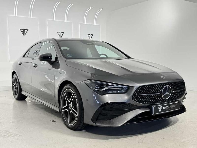 Usado Mercedes CLA200 163 CV (119 kW) 2024 Gris Coupe