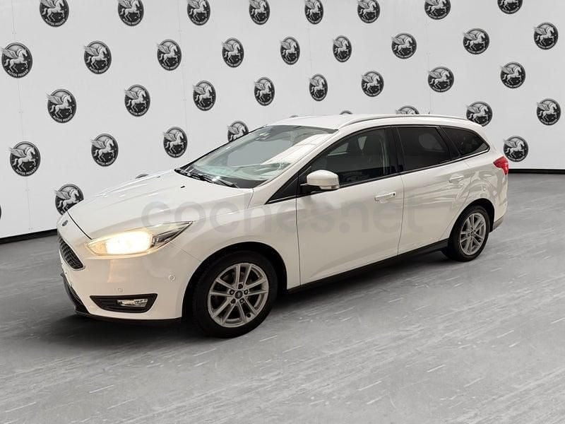 Usado Ford Focus Trend 115 CV (84 kW) 2015 Blanco Familiar