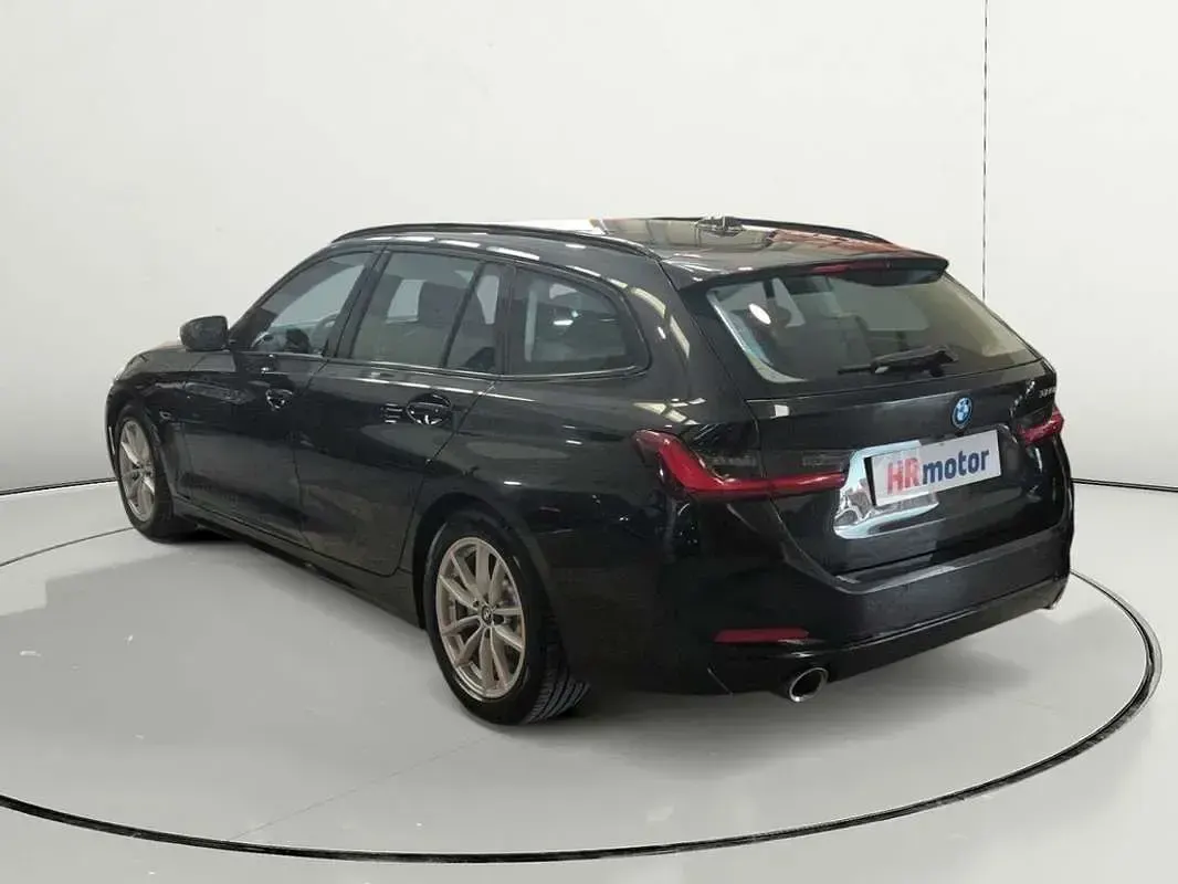 Usado BMW 320e 204 CV (150 kW) 2023 Negro Berlina