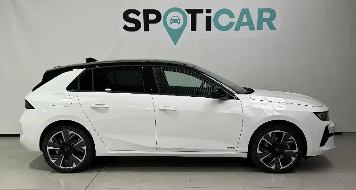 Usado Opel Astra 121 kW (165 CV) 2023 Blanco Utilitario