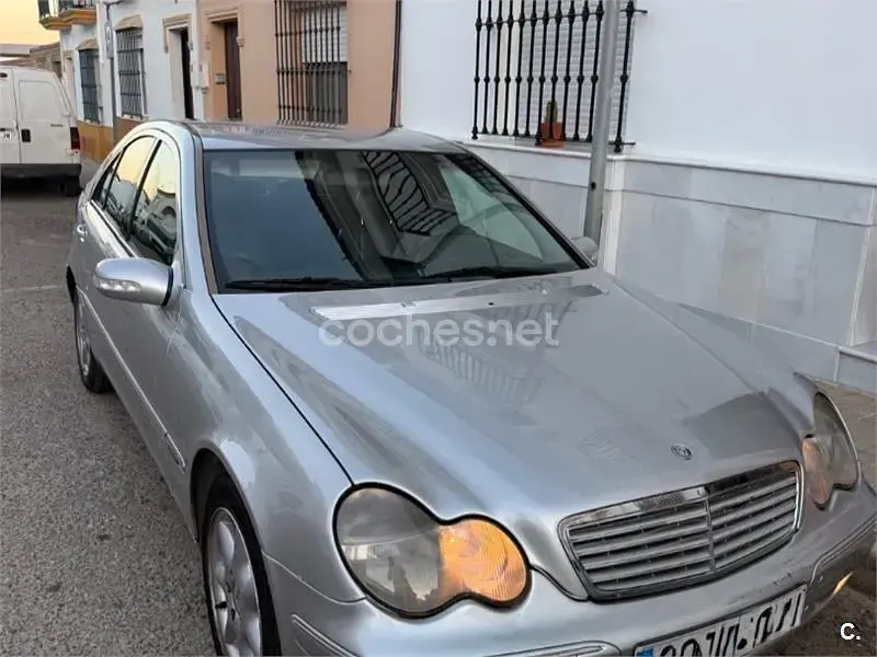 Usado Mercedes C270 Elegance 170 CV (125 kW) 2003 Gris / plata Berlina