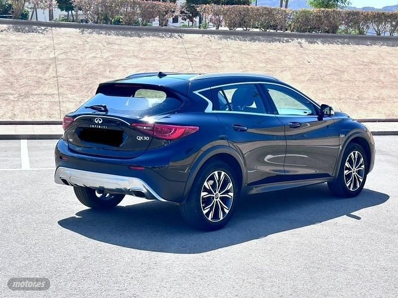 Usado Infiniti QX30 170 CV (125 kW) 2017 Negro SUV
