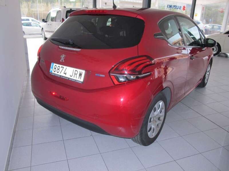 Usado Peugeot 208 Active 82 CV (60 kW) 2016 Burdeos Utilitario