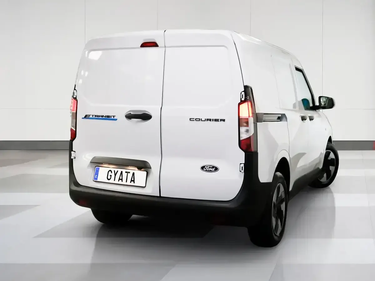 Usado Ford Transit Trend 100 kW (136 CV) 2025 Blanco Utilitario