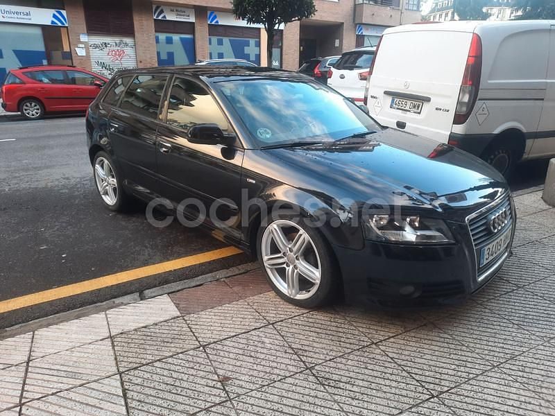 Usado Audi A3 Attraction 140 CV (102 kW) 2012 Negro Berlina
