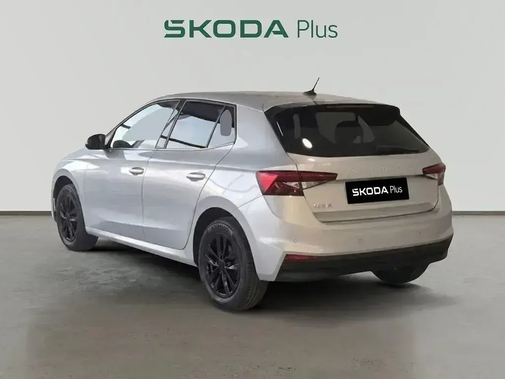 Nuevo Skoda Fabia Selection 95 CV (69 kW) 2025 Gris plata Utilitario