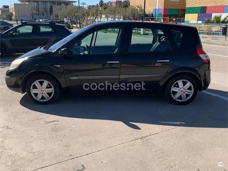 Usado Renault Scénic II Privilege 115 CV (84 kW) 2006 Negro Monovolumen