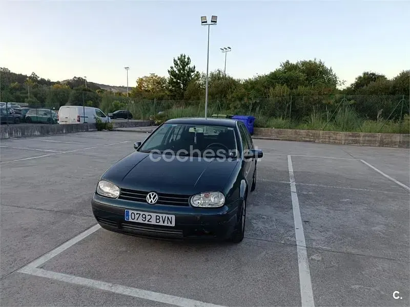 Usado VW Golf IV Conceptline 105 CV (77 kW) 2002 Verde Berlina