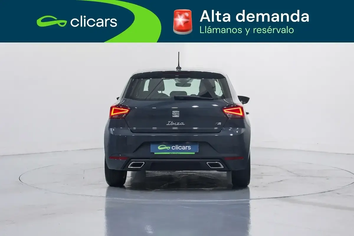 Usado Seat Ibiza FR 116 CV (85 kW) 2024 Gris / plata Utilitario