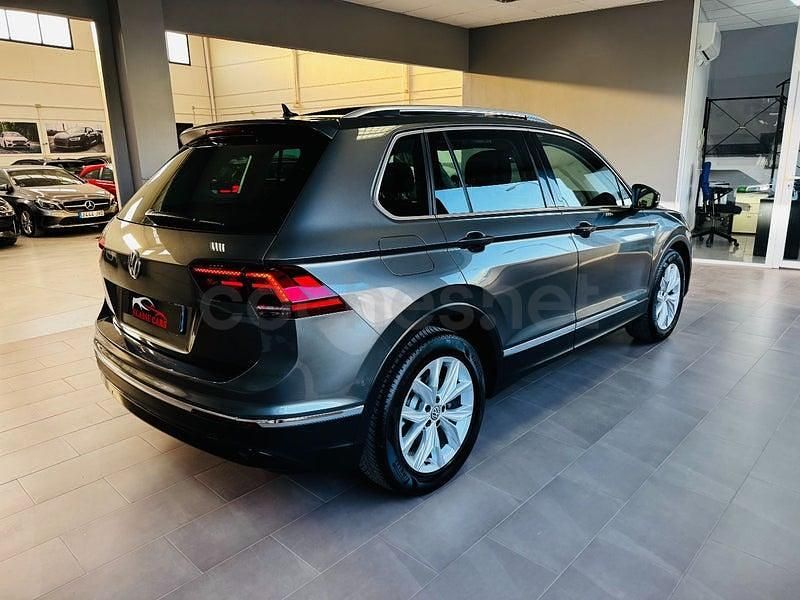 Usado VW Tiguan Sportline 150 CV (110 kW) 2018 Gris / plata SUV