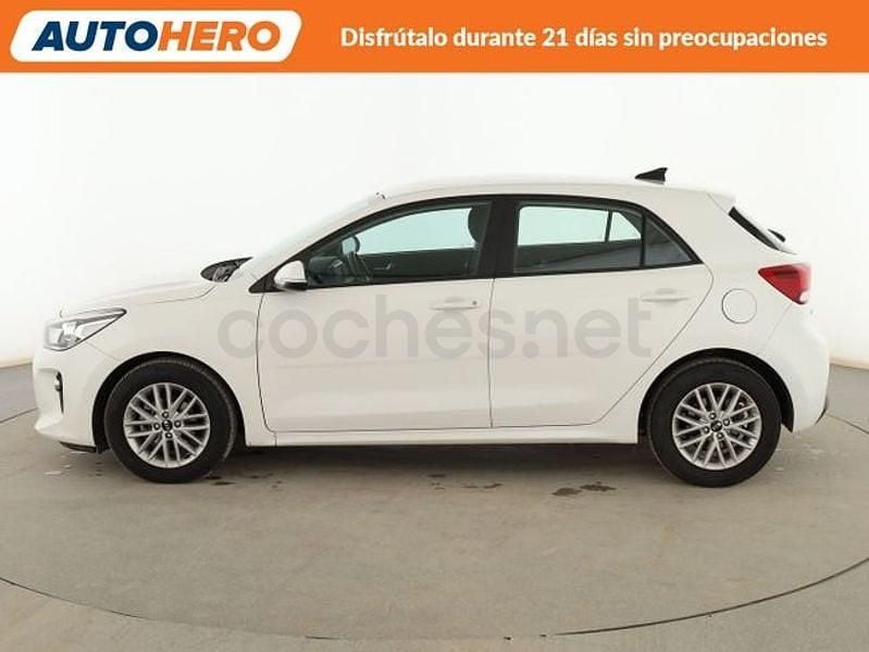Usado Kia Rio 85 CV (62 kW) 2020 Blanco Berlina