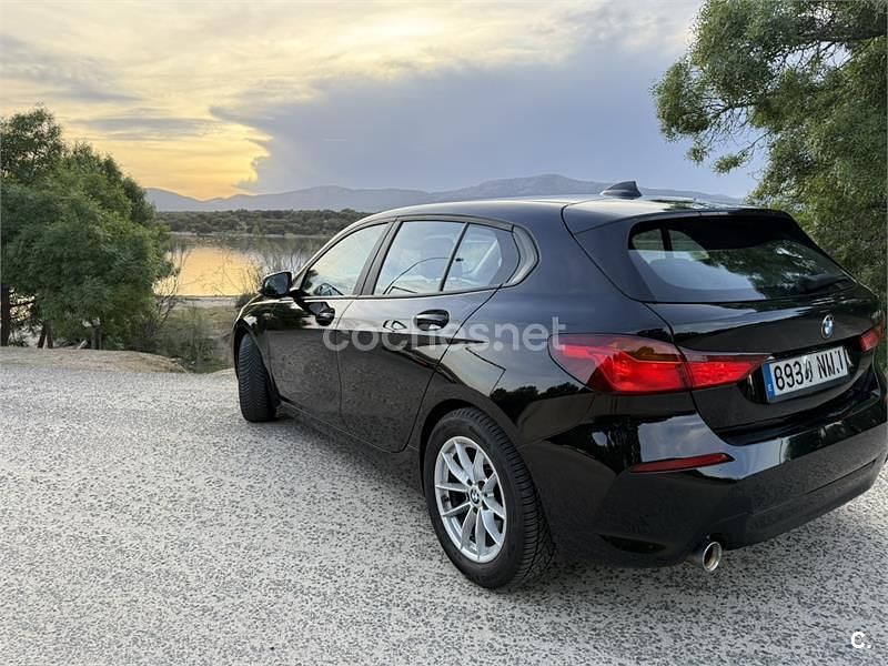 Usado BMW 118 Comfort Edition 136 CV (100 kW) 2022 Negro Utilitario
