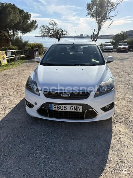 Usado Ford Focus Trend 115 CV (84 kW) 2009 Blanco Berlina