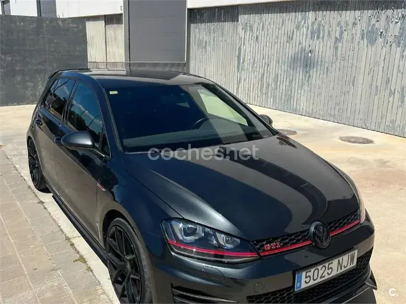 Usado VW Golf VII GTI 230 CV (169 kW) 2015 Gris / plata Berlina
