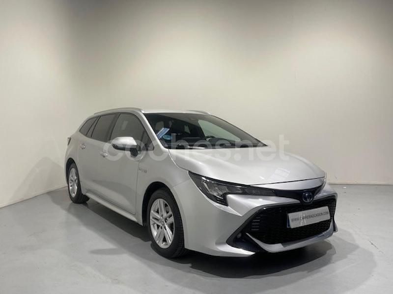 Usado Toyota Corolla Business Edition 122 CV (89 kW) 2021 Gris / plata Familiar