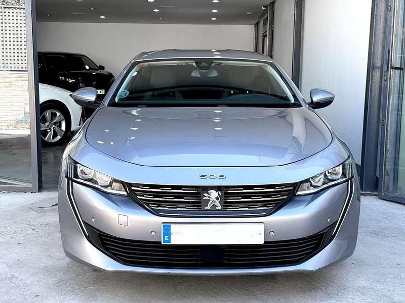 Usado Peugeot 508 Allure 131 CV (96 kW) 2021 Plateado Berlina